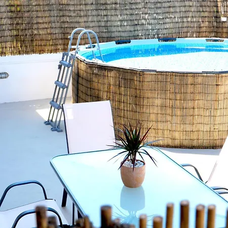 Nyaraló Ikarus With Courtyard & Pool In Chania