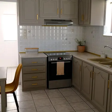 Holiday home Ikarus With Courtyard & Pool In Chania *