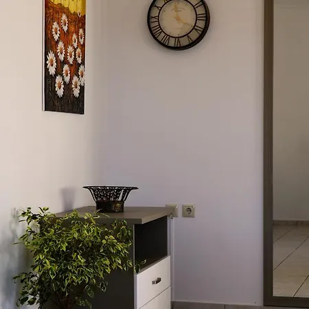 Ikarus With Courtyard & Pool In Chania Holiday home